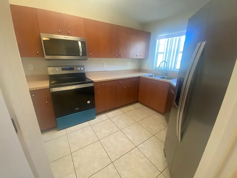 1 Ryarbor Dr #B — Photo 7