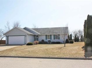 1551 Lasalle Ct, Janesville, WI 53546