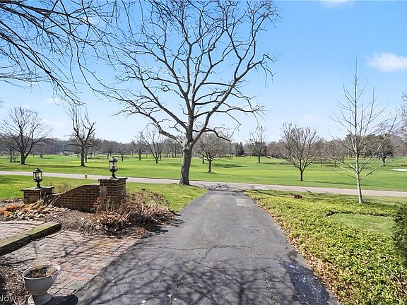 4th image of 131 N Wheaton Rd