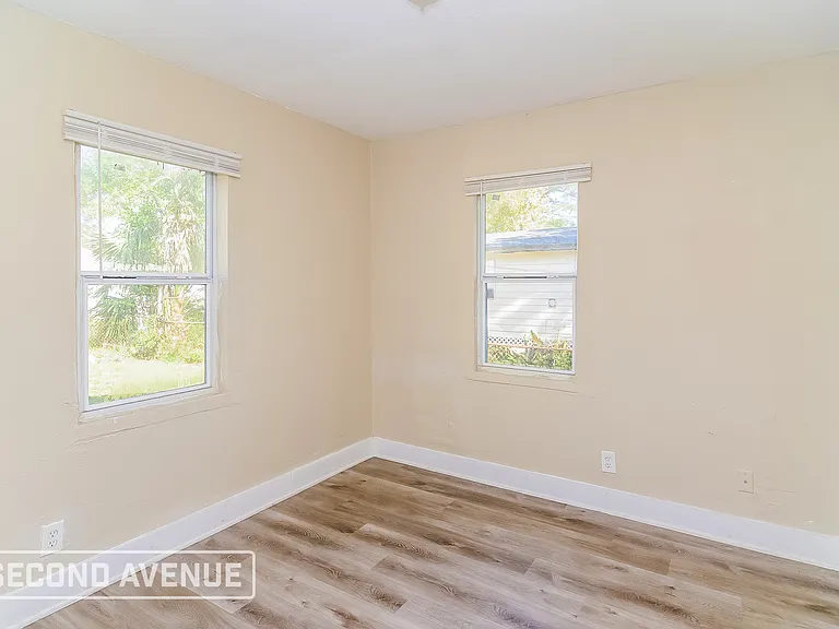 1201 W 27th St — Photo 15