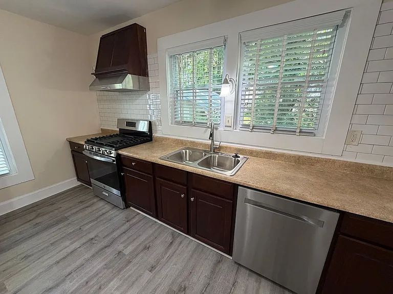 107 Screven St — Photo 16