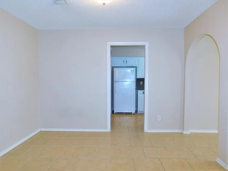 1706 Wisteria St — Photo 5
