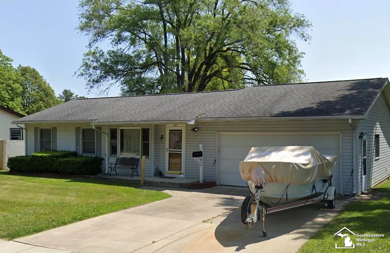975 Western Ave photo 1