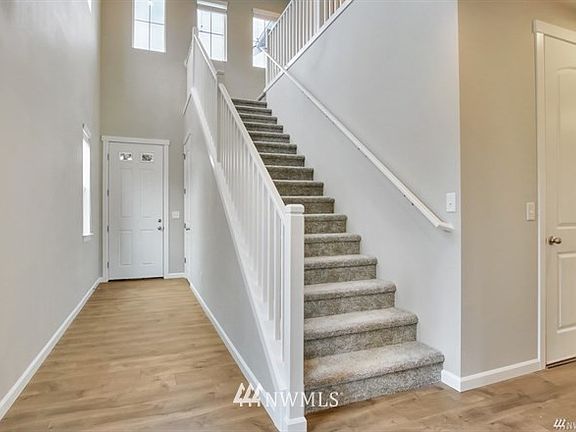 2nd image of 2622 83 Avenue Ct E