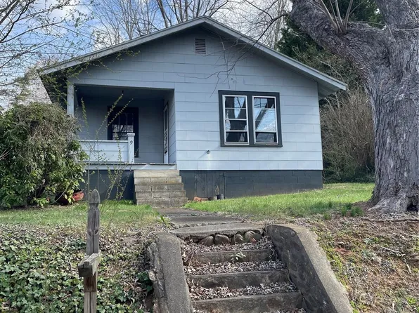 51 Holtzclaw St, Canton, NC 28716