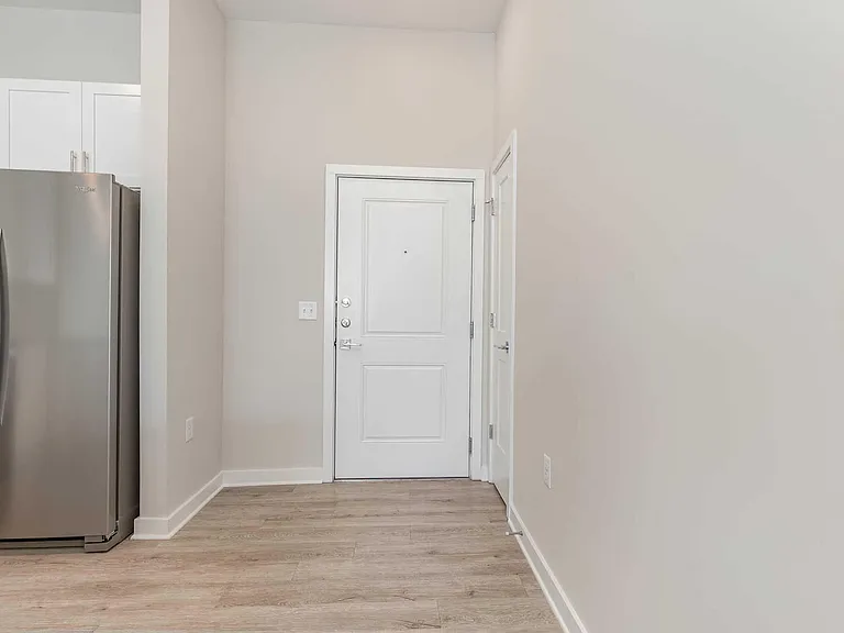 Middle Sound West Apartments — Photo 68