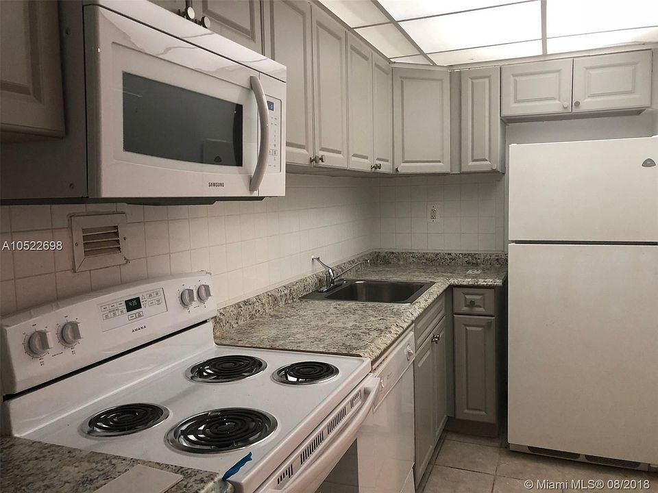1st image of 1000 West Ave APT 605