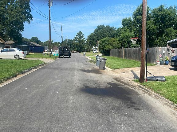 5th image of 1401 Hanks St