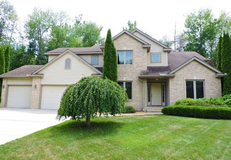 1st image of 614 E Chapel Ln