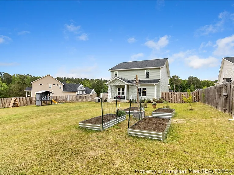 105 Woodford Ln — Photo 33