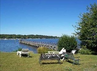 6 Shoreview Ln, Manhasset, NY 11030