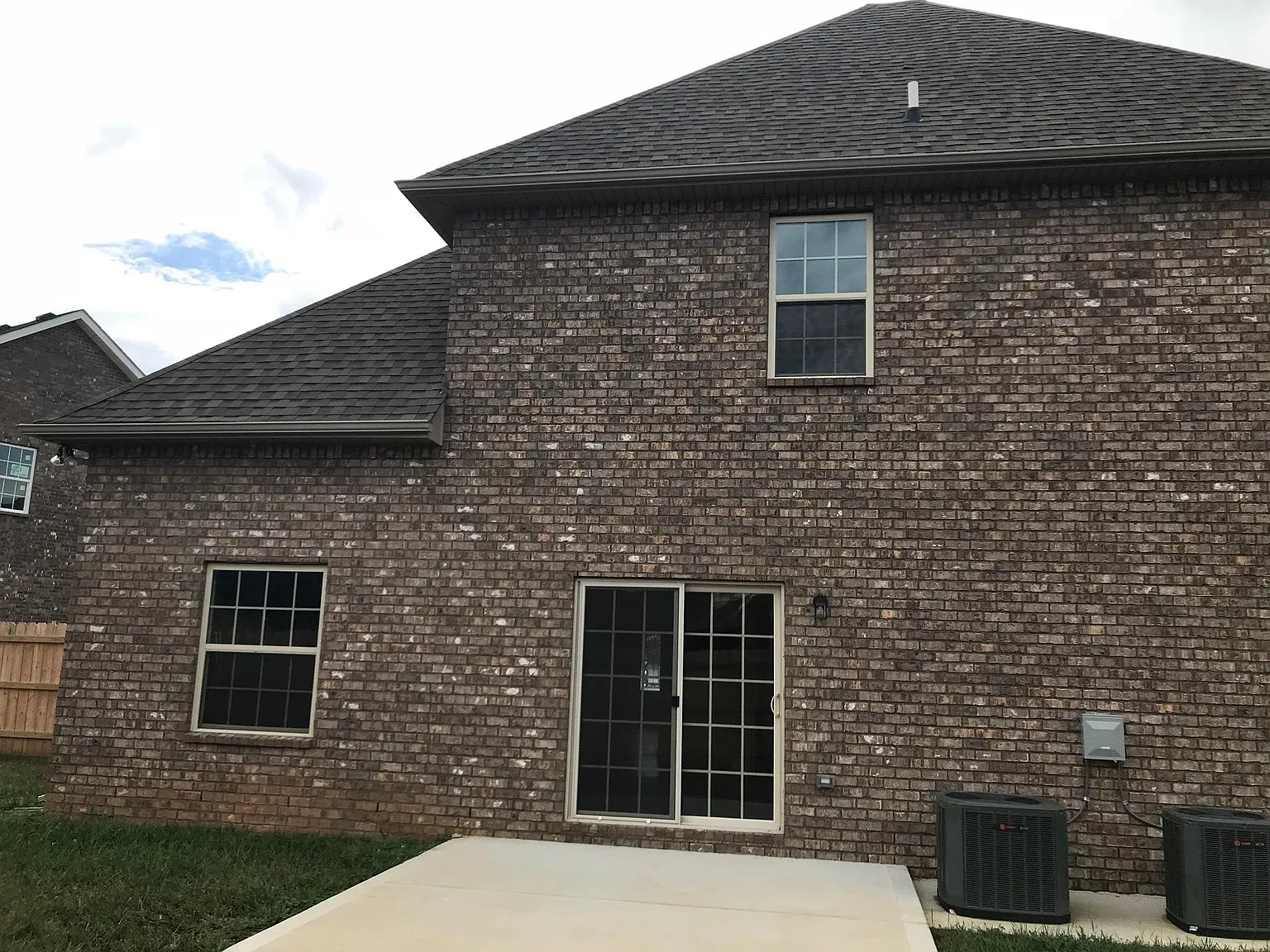 4 bed, 2.5 bath, 2405 sqft, $2,875 — Photo 2