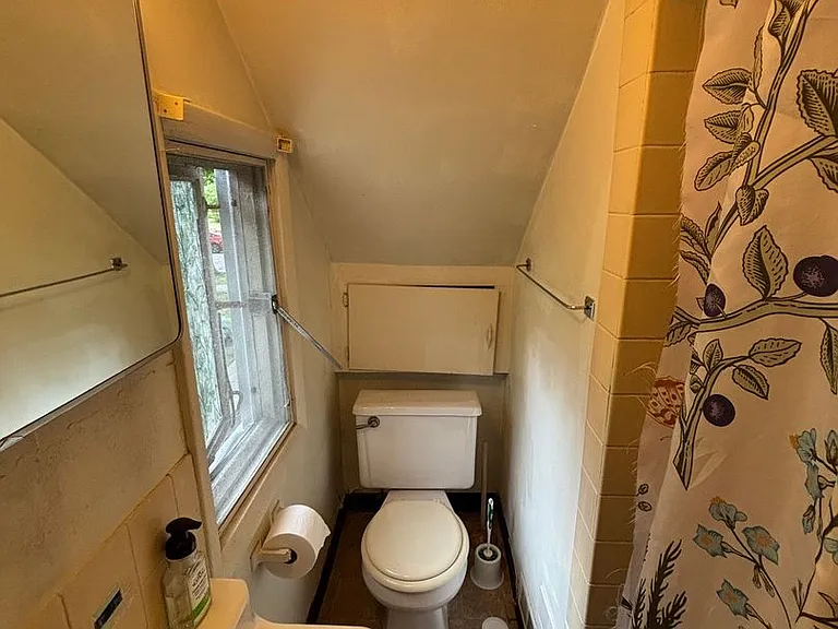 604 W Main St — Photo 3