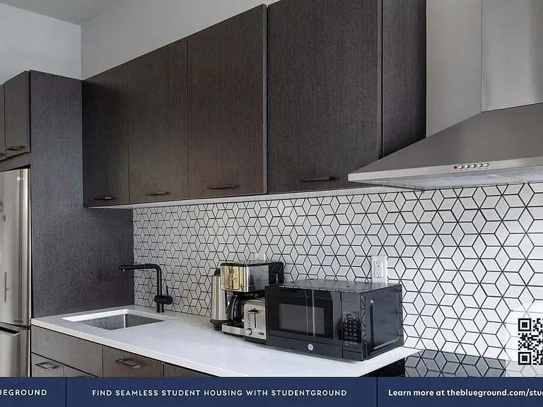 101 E 10th St #8D — Photo 6
