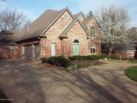 Ave of Woods garage pic