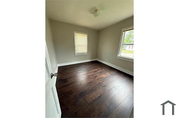 Building Photo - 1273 Maple St