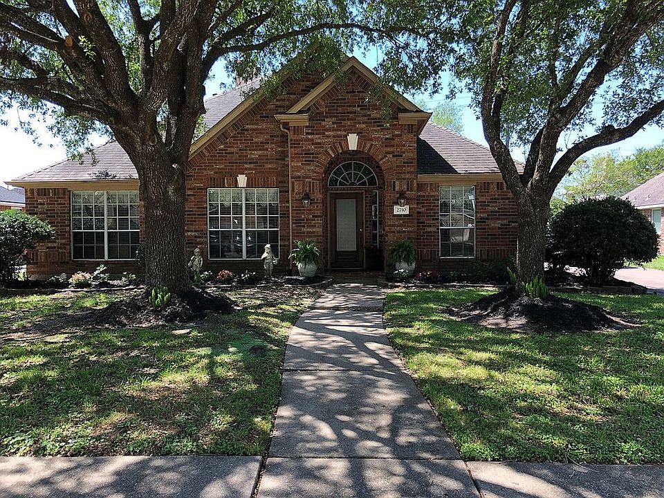 2710 Pebble Creek Drive