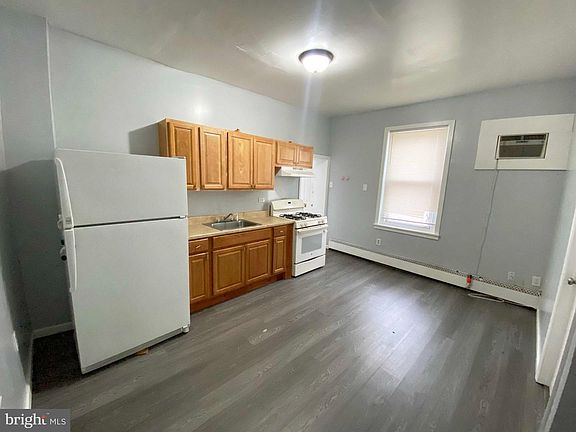 3rd image of 3168 Reach St