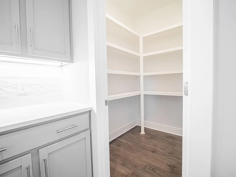 Walk-in Pantry