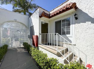 4525 Franklin Ave #1/2, Los Angeles, CA 90027