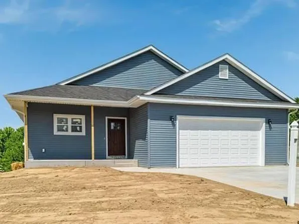 206 Blackhawk Dr, Woodville, WI 54028