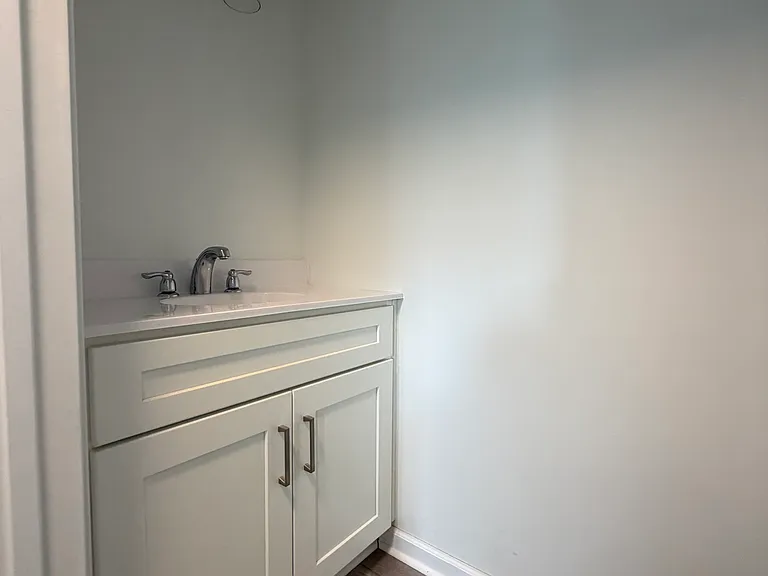 121 Westover Dr — Photo 6