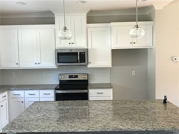 3rd image of 410 25th Ave E
