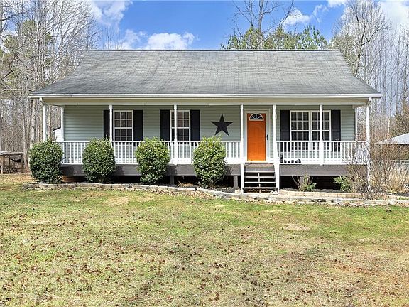 2nd image of 4421 Spoon Loop Rd