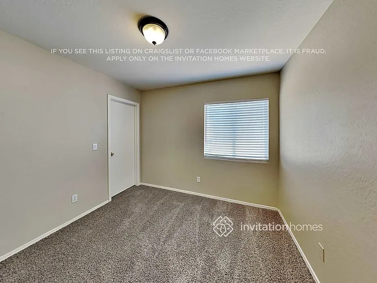 11821 W Laurel Ln — Photo 11