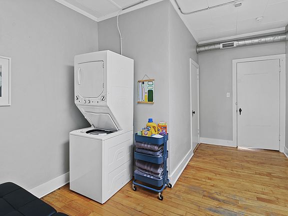 5th image of 415 N Neil St #2