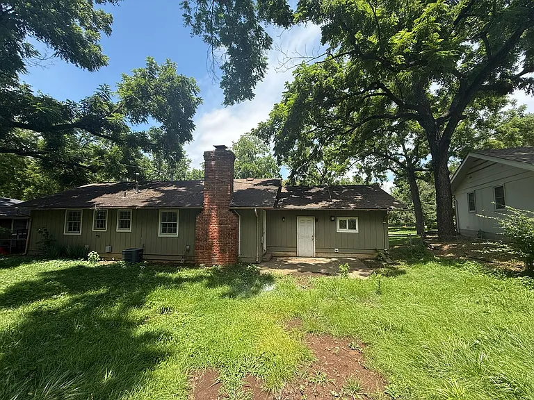 844 W Valley Ct — Photo 12
