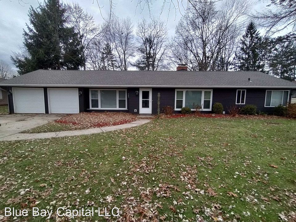 1st image of 989 Waltham Ave SE