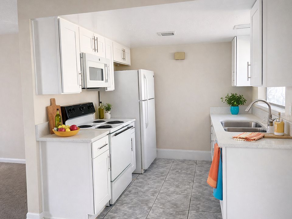 2nd image of 5139 Oak Hill Dr