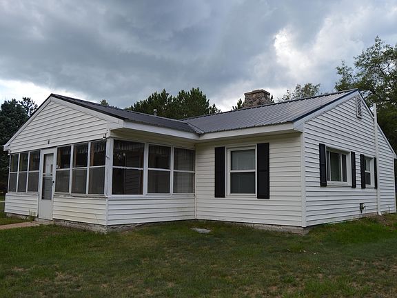 2nd image of 3534 Lake St