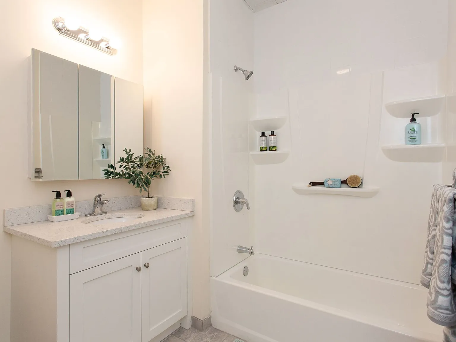 Bristol Properties Apartments — Photo 4
