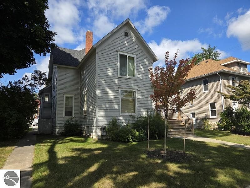 1st image of 1004 S University St