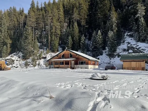 127 Golden Rod Ln, Elk City, ID 83525