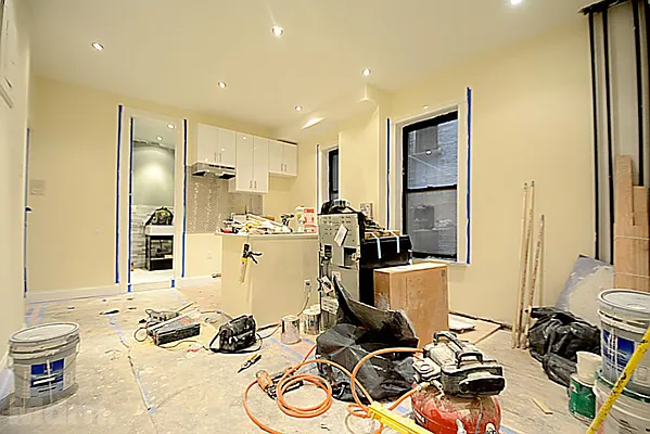 Rented by Mdrn Residential | media 7