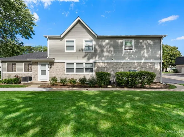 2097 N Ginger Creek Dr, Palatine, IL 60074