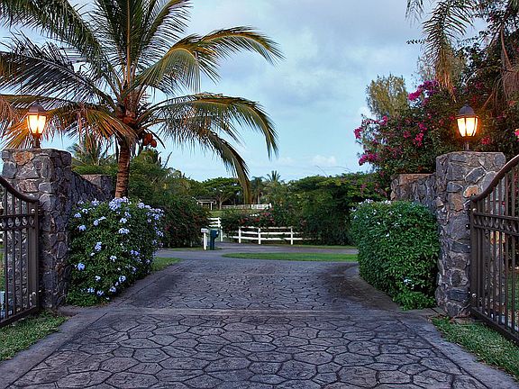 Near 5 acres of Pristine Maui Land on the Bluffs overlooking the Pacific Ocean