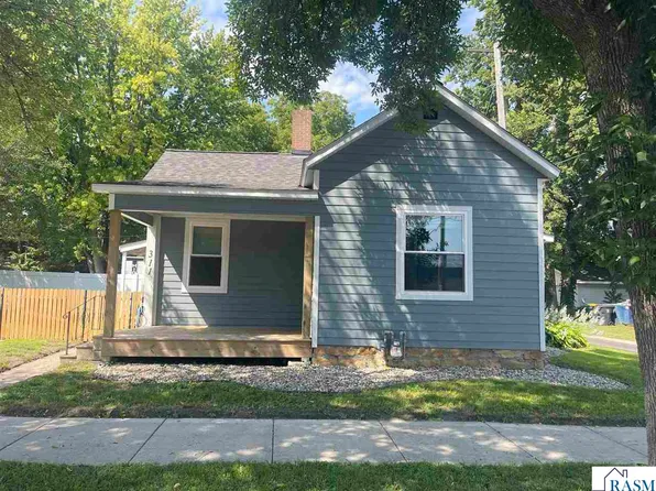 311 Range St, North Mankato, MN 56003