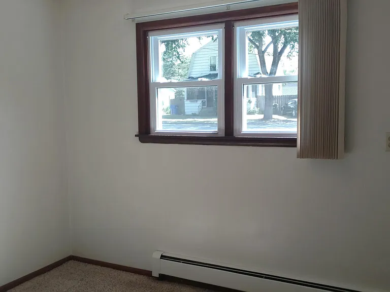 802 12th St N — Photo 3