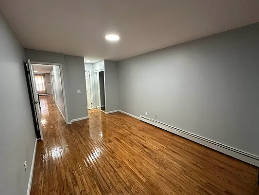 Rented by Premier Metro Realty Corp | media 23