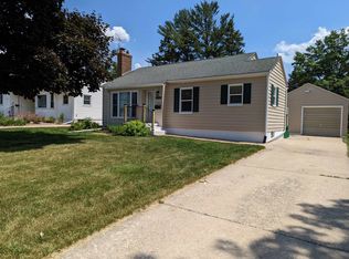 1131 S Park Blvd, Freeport, IL 61032