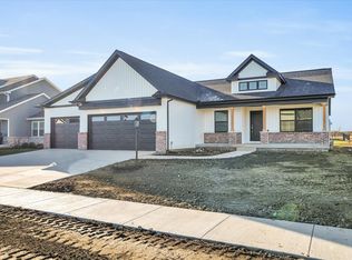 1415 Winterberry Rd, Savoy, IL 61874