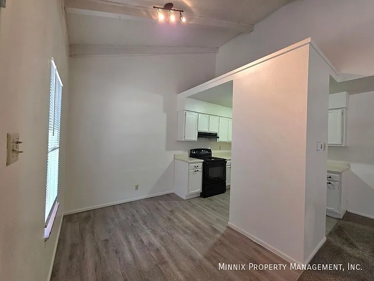 Whispering Oaks 1904 N. Midland — Photo 18