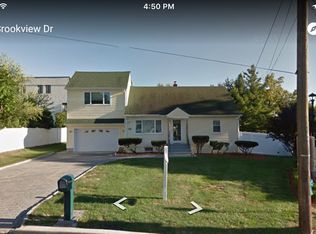 15 Brookview Dr, North Haledon, NJ 07508