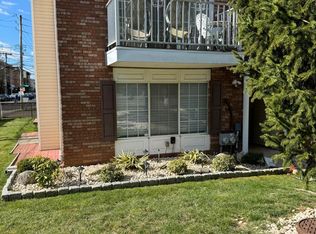 76 Saturn Ln, Staten Island, NY 10314