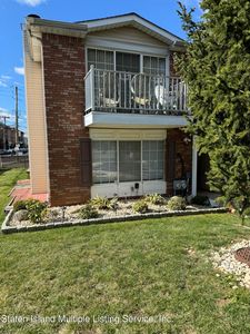 76 Saturn Ln, Staten Island, NY, 10314
