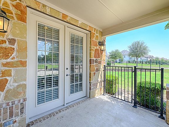 3rd image of 8000 Choctaw Ln